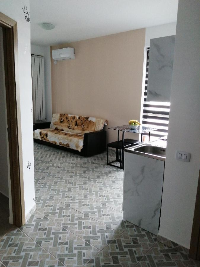 Adina Apartment Năvodari Екстериор снимка