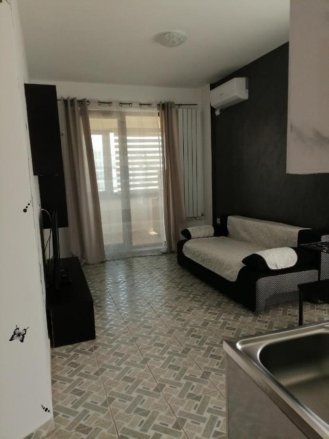 Adina Apartment Năvodari Екстериор снимка